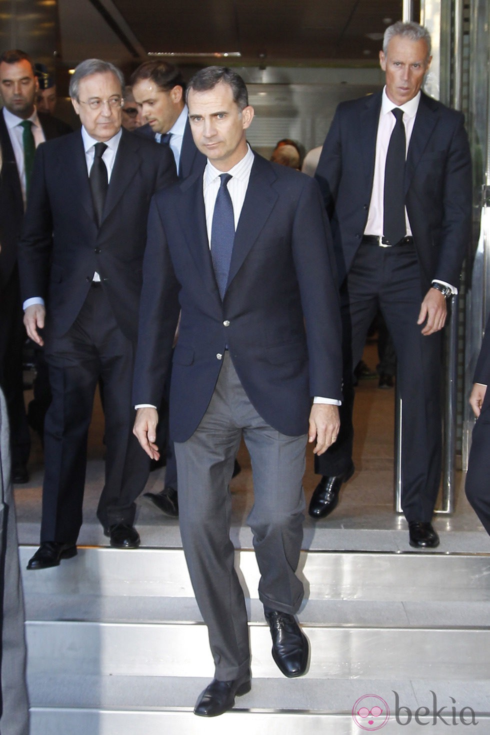 Felipe VI en la capilla ardiente de Alfredo Di Stéfano en el palco de honor del Santiago Bernabéu
