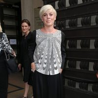Pink en el desfile de Giorgio Armani de la Semana de la Alta Costura de París otoño/invierno 2014