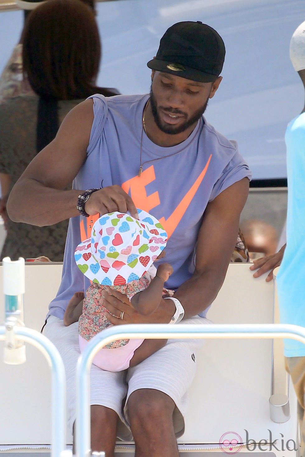 El futbolista Didier Drogba de vacaciones en Formentera