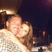 Sergio Ramos y Pilar Rubio disfrutando de una velada durante sus vacaciones