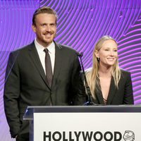 Jason Segel y Anne Heche en el Banquete de Caridad de la HFPA