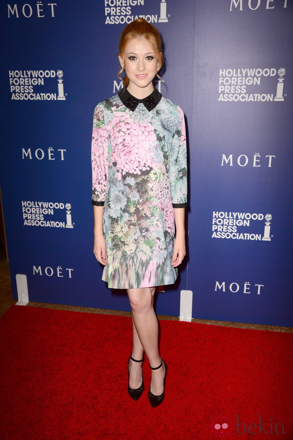 Katherine McNamara en el Banquete de Caridad de la HFPA