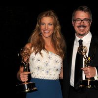 Anna Gunn y Vince Gilligan en los Premios Emmy 2014