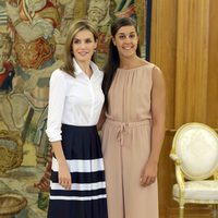 La Reina Letizia y la Campeona del Mundo de Bádminton en una audiencia en La Zarzuela