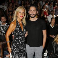 Carmen Lomana y Paco León en el desfile de Davidelfín en Madrid Fashion Week primavera/verano 2015