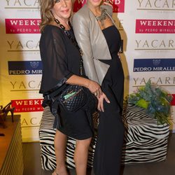 Lydia Lozano con Tamara Gorro en la presentación de su colección de zapatos