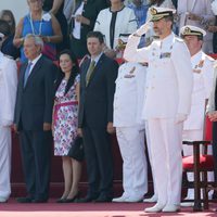 Los Reyes de España presiden un acto militar en la Escuela Naval de Marín