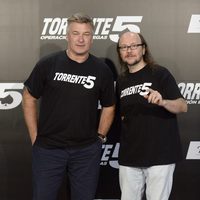 Alec Baldwin y Santiago Segura en el estreno de 'Torrente 5: Operación Eurovegas' en Madrid