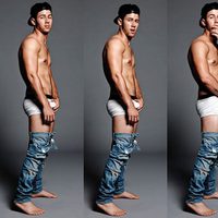 Nick Jonas posa en calzoncillos para Flaunt Magazine