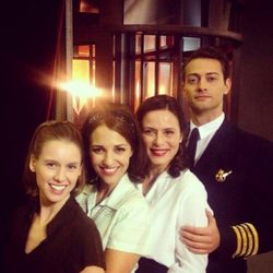 Manuela Vellés, Paula Echevarría, Aitana Sánchez Gijón y Peter Vives en el rodaje de 'Velvet'