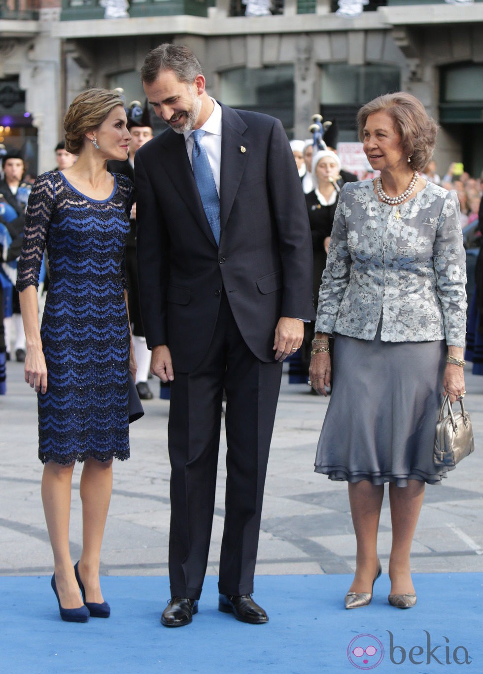 La Reina Letizia, el Rey Felipe VI y la Reina Sofía a su llegada a la entrega de los Premios Príncipe de Asturias 2014