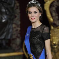 La Reina Letizia en una cena de gala ofrecida en honor a la Presidenta de Chile