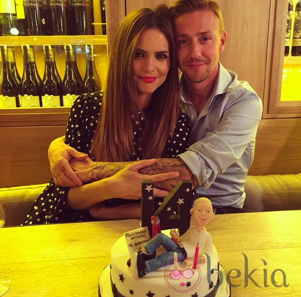 Guti y Romina celebrando el trigésimo octavo aniversario del exfutbolista