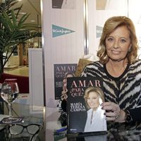 María Teresa Campos con su libro 'Amar, ¿para qué?
