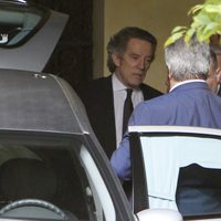 Alfonso Díez devastado en el Palacio de las Dueñas tras la muerte de la Duquesa de Alba