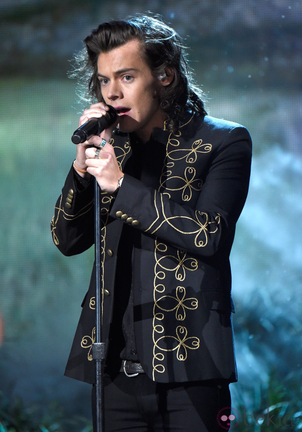 Harry Styles durante la actuación de One Direction en los American Music Awards 2014