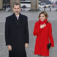 Los Reyes Felipe y Letizia en la Puerta de Brandeburgo