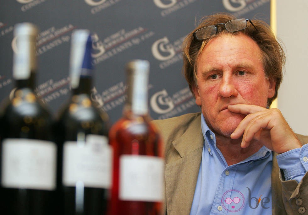 Gérard Depardieu en una rueda de prensa en Varsovia