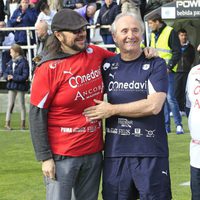 Santiago Segura y Xavier Deltell en el partido benéfico 'artistas vs. toreros'