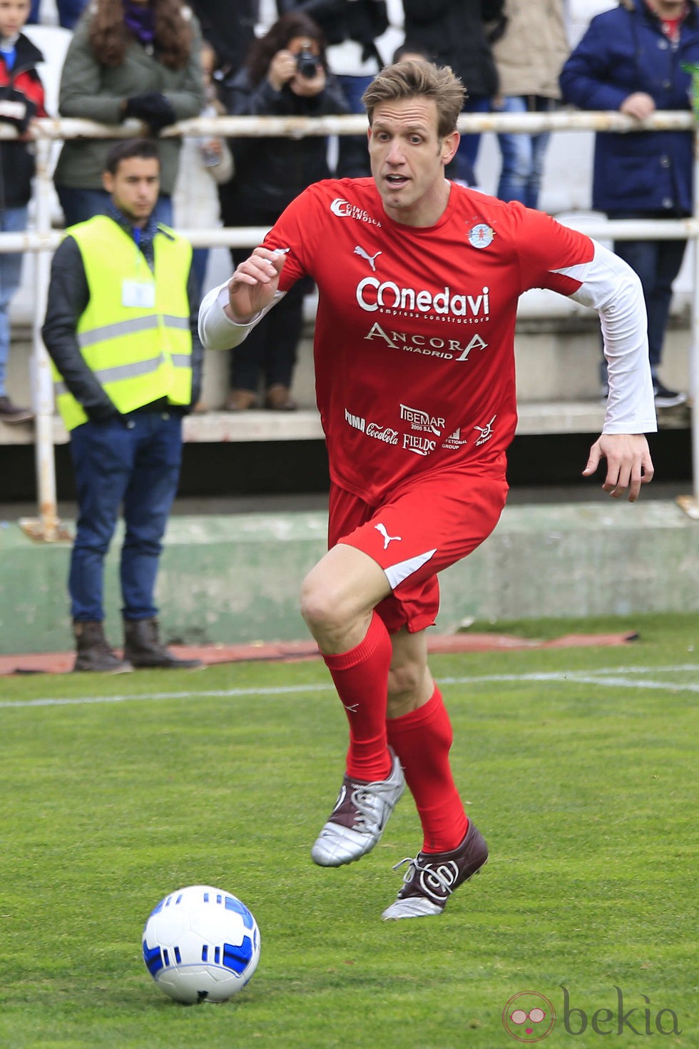 Óscar Martínez en el partido benéfico 'artistas vs. toreros'