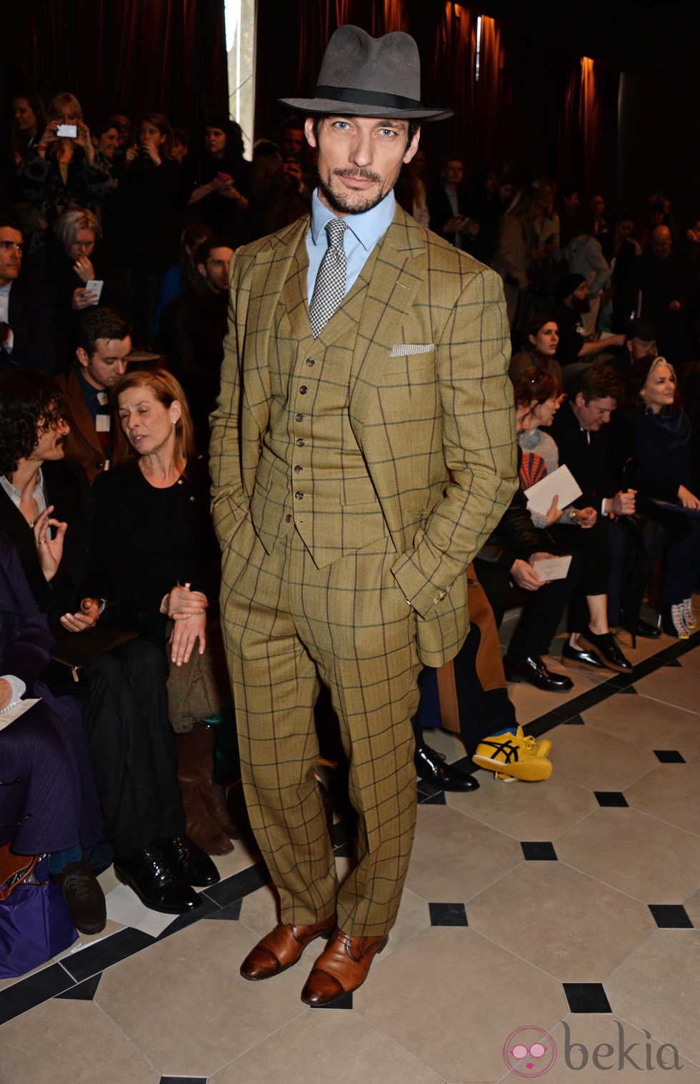 David Gandy en el desfile de Burberry otoño/invierno 2015 de la Semana de la Moda Masculina de Londres