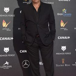 Eduard Fernández en la alfombra roja de los Premios Feroz 2015