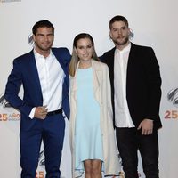 Maxi Iglesias, Ana Fernández y Luis Fernández en la fiesta del 25º Aniversario de Antena 3
