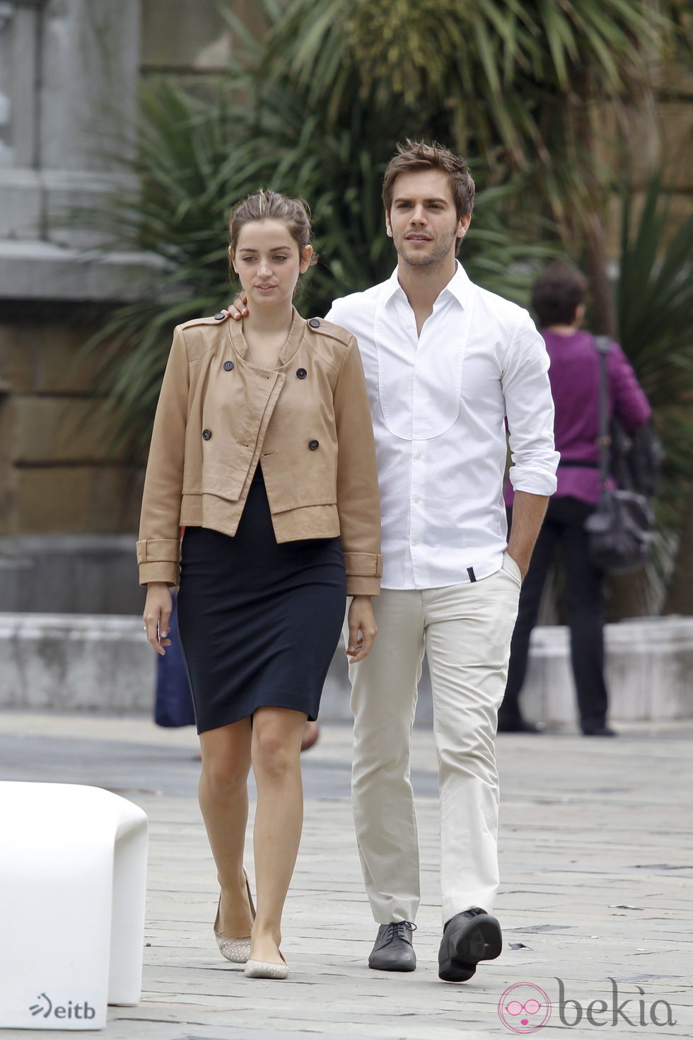 Ana de Armas y Marc Clotet pasean por San Sebastián