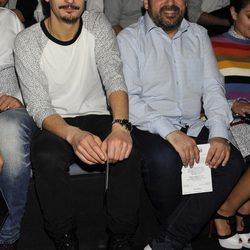 Antonio Pagudo y Pepón Nieto en el front row de Davidelfín en Madrid Fashion Week otoño/invierno 2015/2016