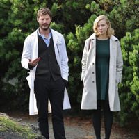 Jamie Dornan y Sarah Gadon en el rodaje de 'The 9th Life of Louis Drax'