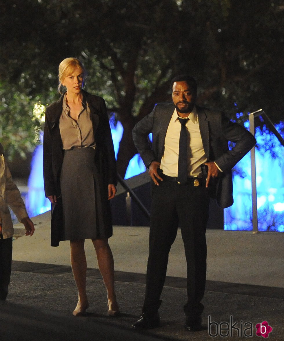 Nicole Kidman y Chiwetel Ejiofor en el rodaje de 'El secreto de sus ojos'