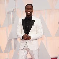 Kevin Hart llega a la alfombra roja de los Oscar 2015