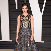 Hailee Steinfeld en la fiesta Vanity Fair tras los Oscar 2015