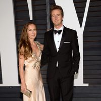 Edward Norton y Shauna Robertson en la fiesta Vanity Fair tras los Oscar 2015