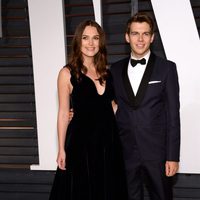 Keira Knightley y James Righton en la fiesta Vanity Fair tras los Oscar 2015