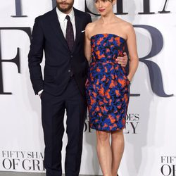 Jamie Dornan y Amelia Warner en el estreno de '50 Sombras de Grey'