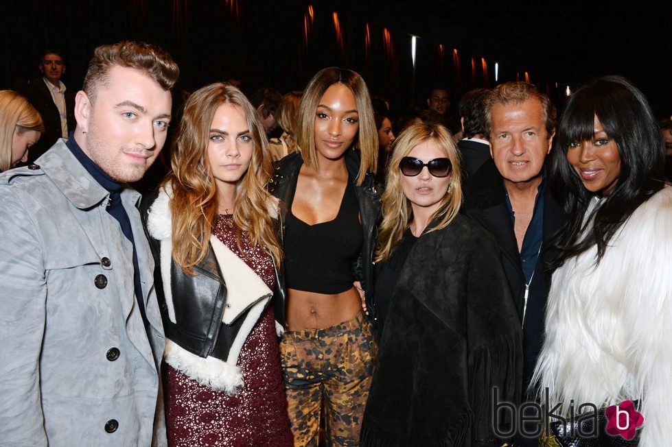 Sam Smith, Cara Delevingne, Jourdan Dunn, Kate Moss, Mario Testino y Naomi Campbell en la London Fashion Week 2015