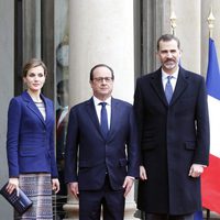 Los Reyes Felipe y Letizia con François Hollande antes de cancelar su Viaje de Estado a Francia