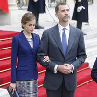 Los Reyes Felipe y Letizia, compungidos tras conocer el accidente de Germanwings
