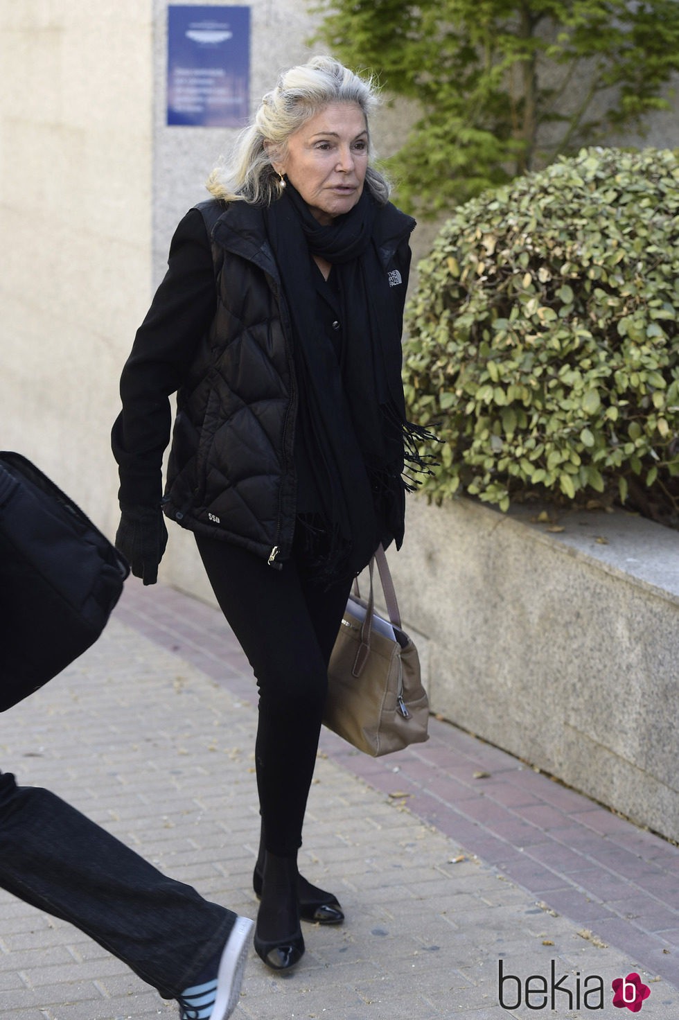 Beatriz de Orleans en el funeral de Kardam de Bulgaria