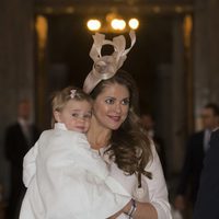 Magdalena de Suecia con su hija Leonor en la lectura de las amonestaciones prenupciales de Carlos Felipe de Suecia y Sofia Hellqvist