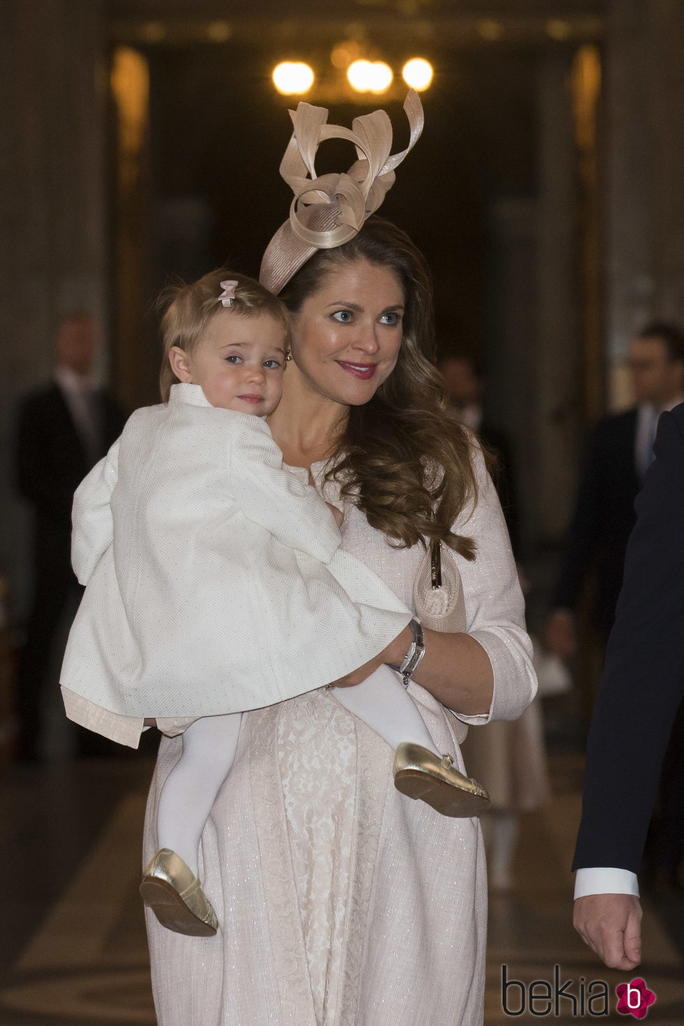 Magdalena de Suecia con su hija Leonor en la lectura de las amonestaciones prenupciales de Carlos Felipe de Suecia y Sofia Hellqvist