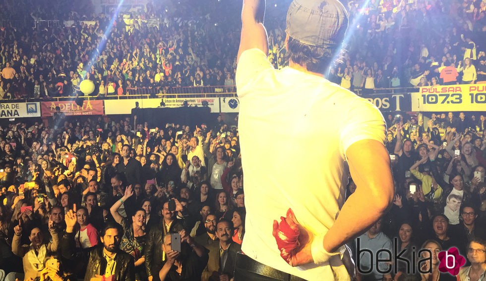 Enrique Iglesias herido durante un concierto en Tijuana