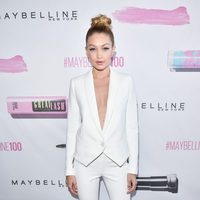 Gigi Hadid en la fiesta 100 Aniversario de Maybelline New York en Toronto