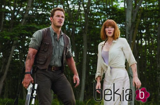 Bryce Dallas Howard y Chris Pratt en una escena de 'Jurassic World'