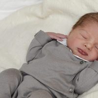 El segundo hijo de Magdalena de Suecia y Chris O'Neill en su primer día de vida