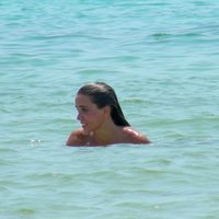 Alejandra González, de 'GH15',  y su novio el DJ Alex Guerrero en aguas ibicencas