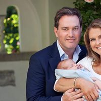 Posado de la Princesa Magdalena y Chris O'Neill con su hijo el Príncipe Nicolás