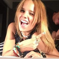 Gloria Camila y Kiko juntos compartiendo un momento de intimidad