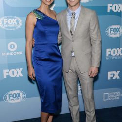 Morena Baccarin y Benjamin McKenzie 